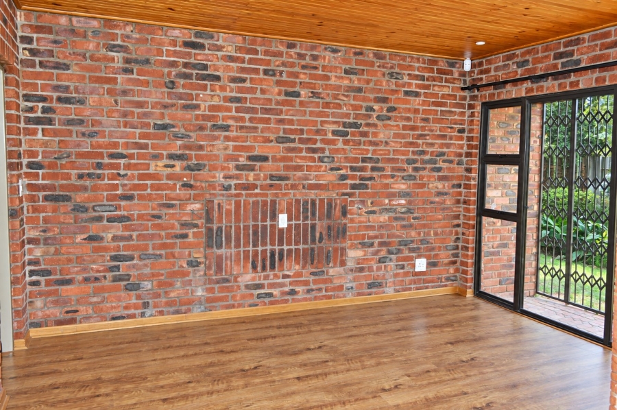 To Let 3 Bedroom Property for Rent in Flamwood North West